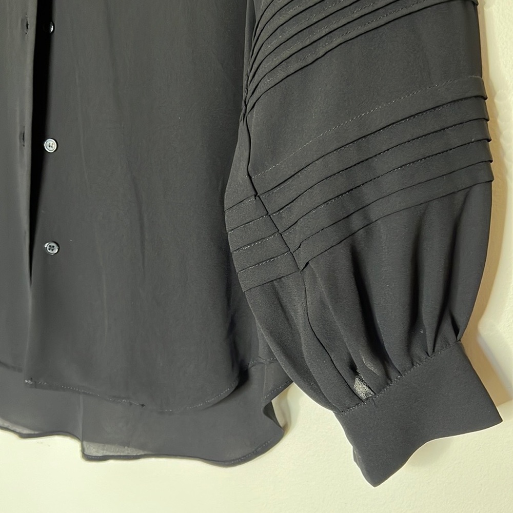 TAHARI Pleated Black Blouse NWT - Picture 4 of 6